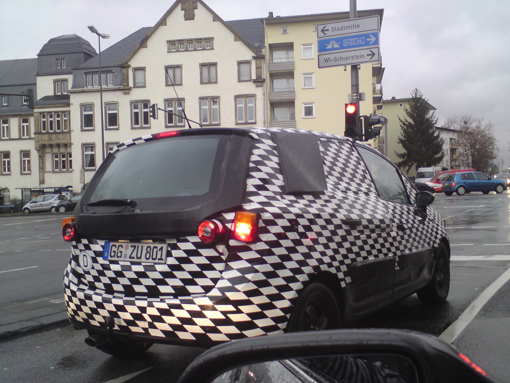 Erlkönig in Taunusstein - Der neue Meriva?