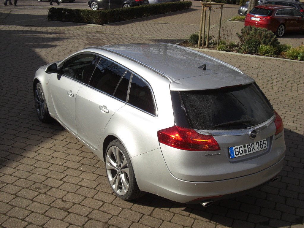 Erstkontakt Opel Insignia Sports Tourer: Lifestyle-Kombi mit Charakter