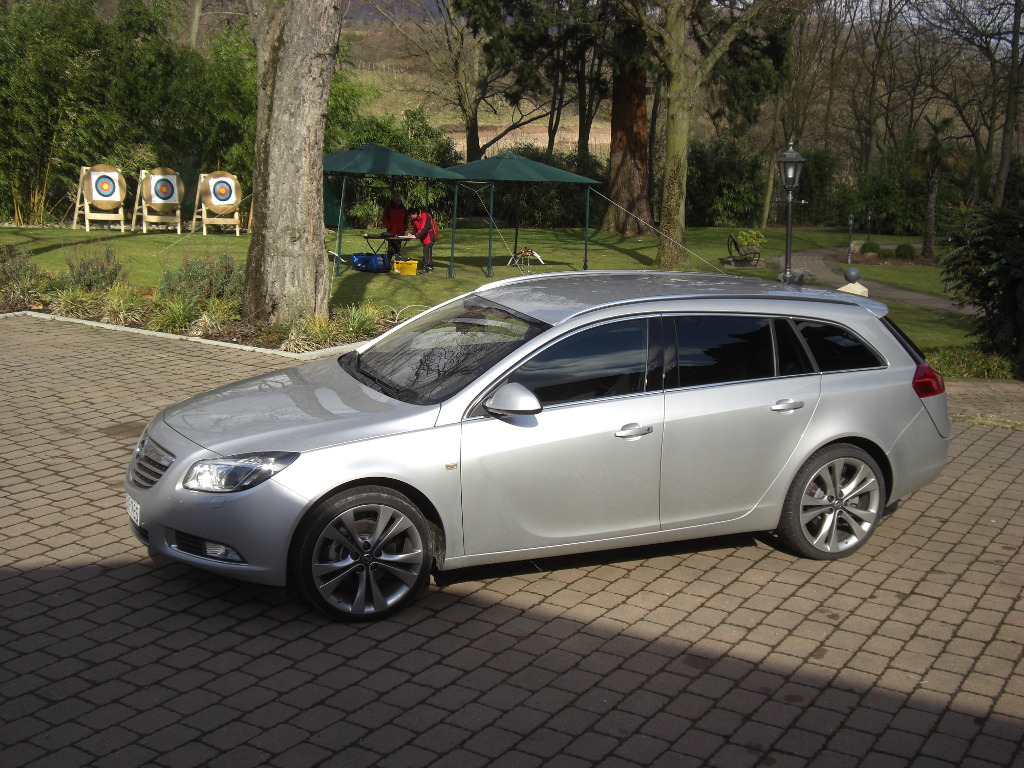 Erstkontakt Opel Insignia Sports Tourer: Lifestyle-Kombi mit Charakter