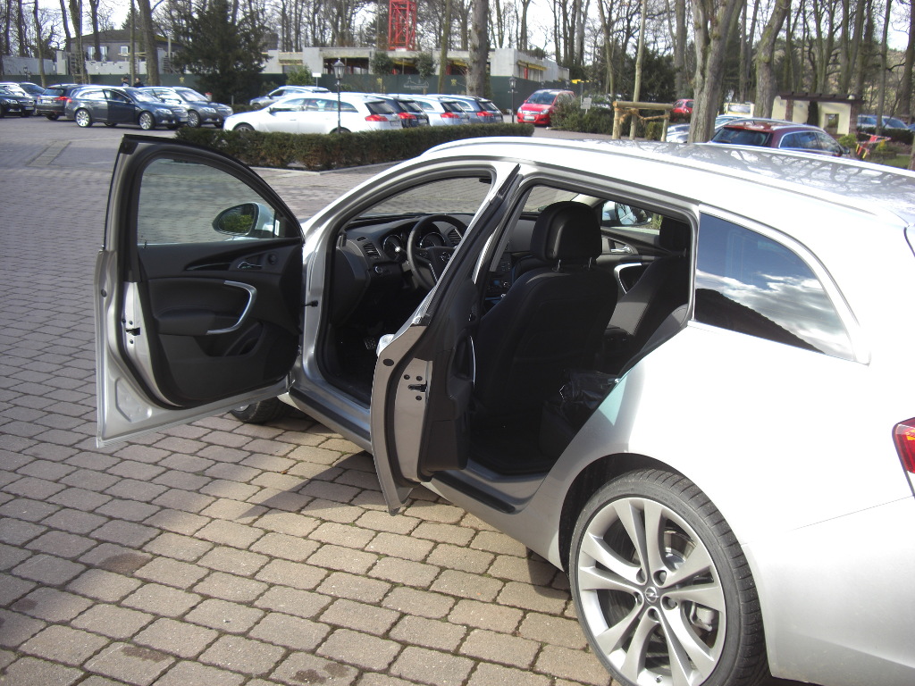 Erstkontakt Opel Insignia Sports Tourer: Lifestyle-Kombi mit Charakter