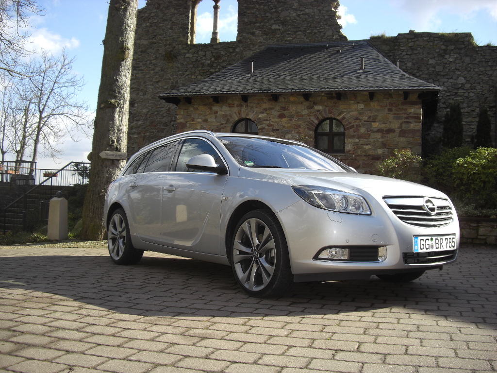 Erstkontakt Opel Insignia Sports Tourer: Lifestyle-Kombi mit Charakter