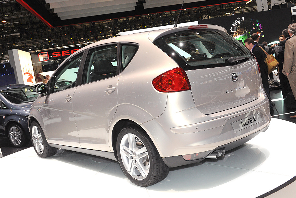 Genf 2009: Der alte A4 Avant lebt als Seat Exeo ST weiter