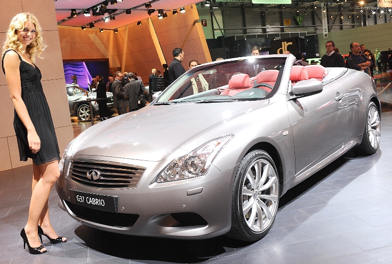 Genf 2009: Infiniti präsentiert G 37 Cabrio und Hybrid-Studie