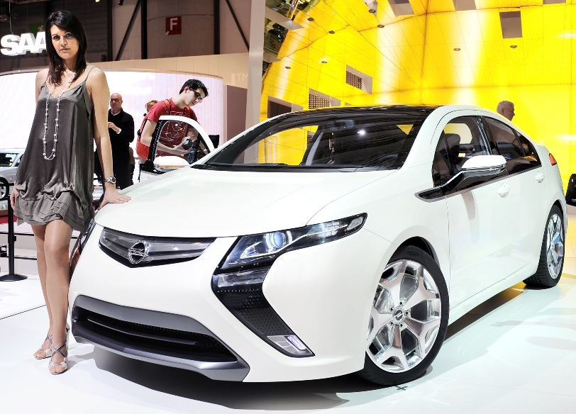 Genf 2009: Opel Ampera fährt mit Elektroantrieb über 500 Kilometer weit