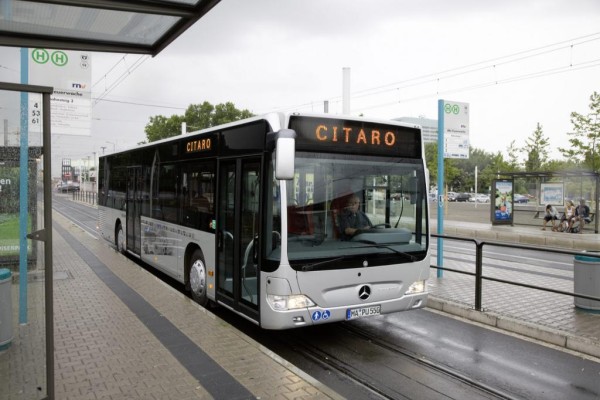 Mercedes liefert 260 Busse nach Dubai 