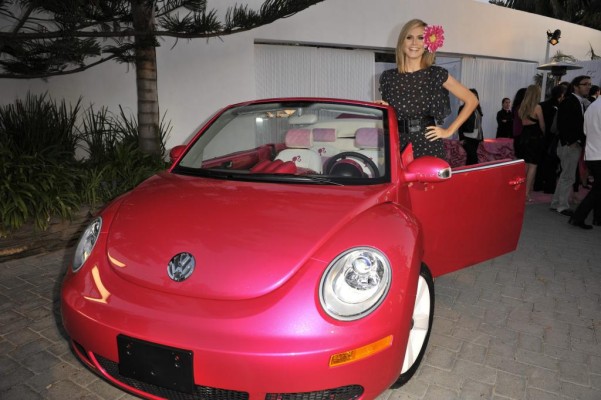 Pinkfarbener VW Beetle für Barbie 