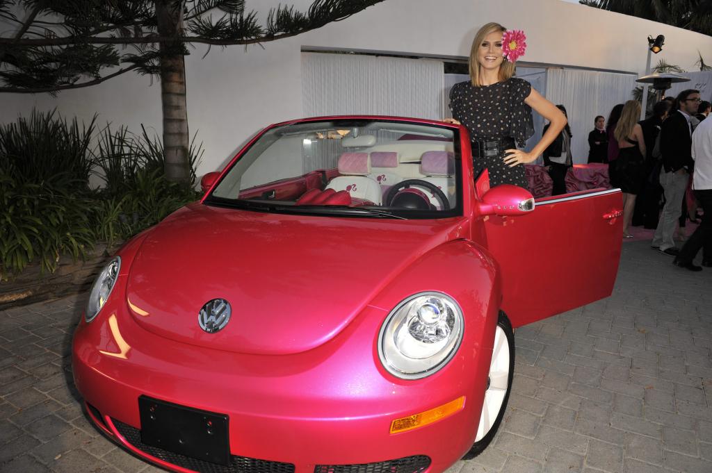 Pinkfarbener VW Beetle für Barbie 