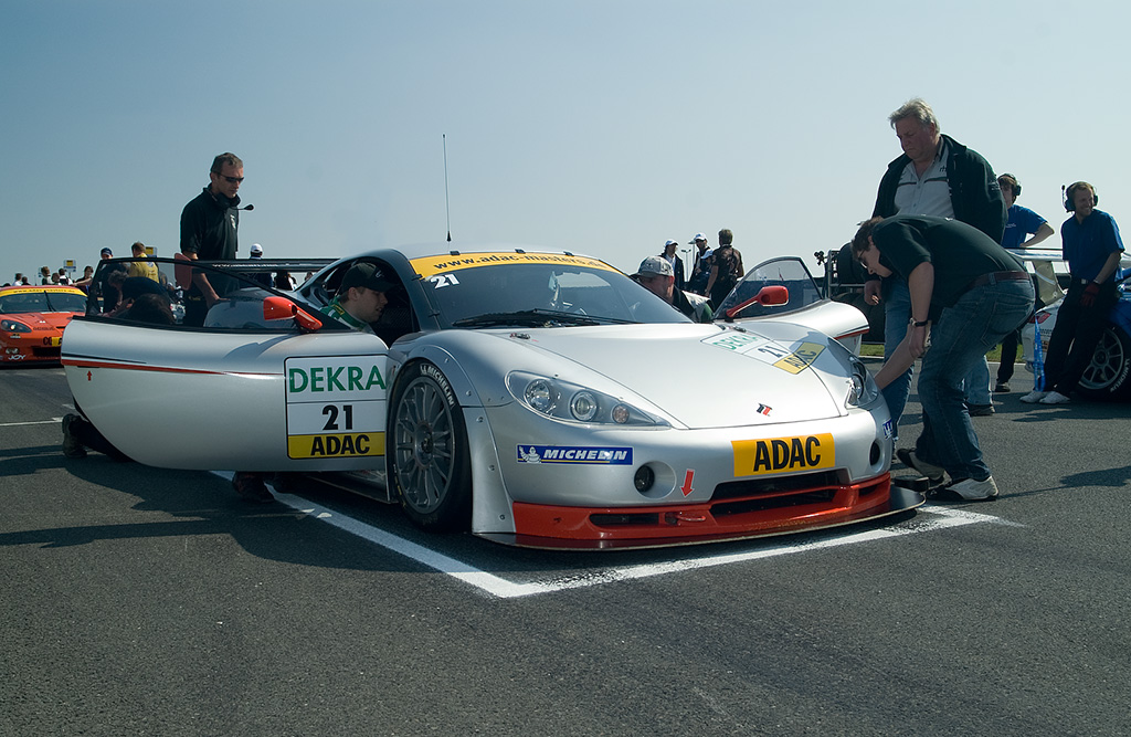 ADAC GT Masters in Oschersleben mit spektakulären Fahrerkombinationen