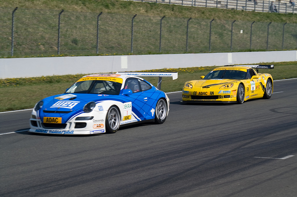 ADAC GT Masters in Oschersleben mit spektakulären Fahrerkombinationen