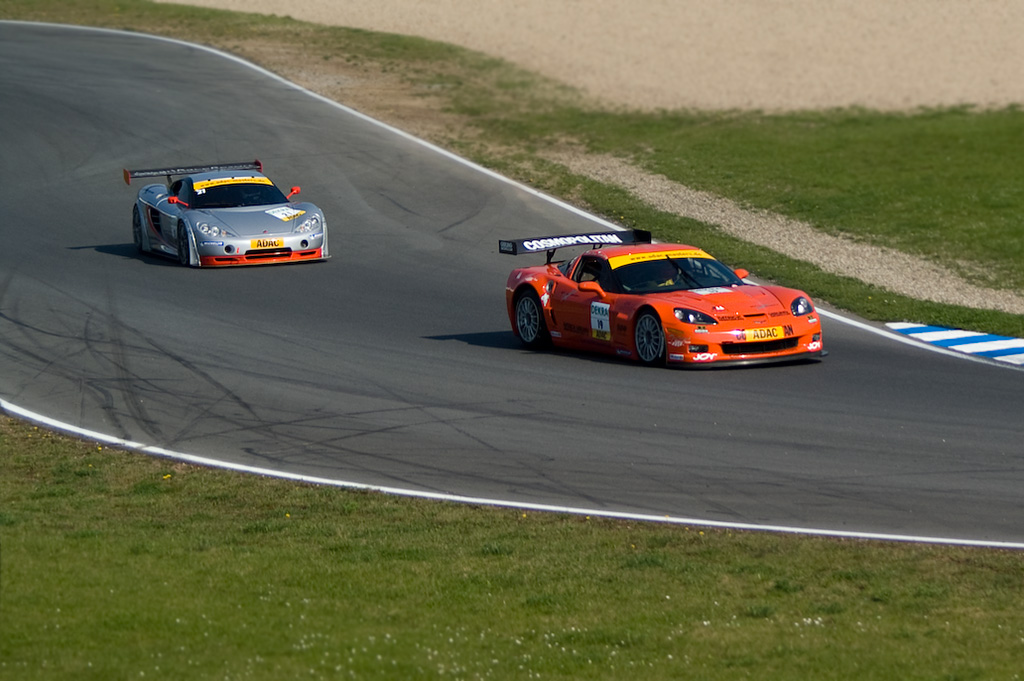 ADAC GT Masters in Oschersleben mit spektakulären Fahrerkombinationen
