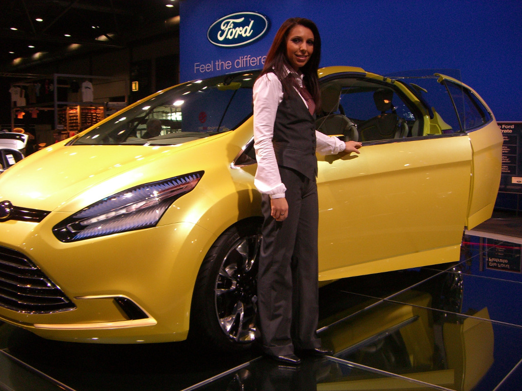 AMI 2009: Ford stellt Mondeo LPG und Iosis Max vor