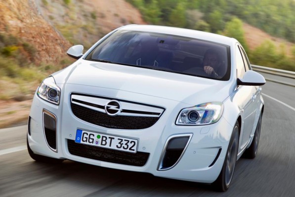 Barcelona 2009: Opel präsentiert den Insignia OPC