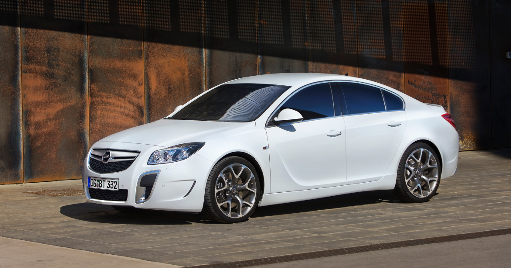 Barcelona 2009: Opel präsentiert den Insignia OPC