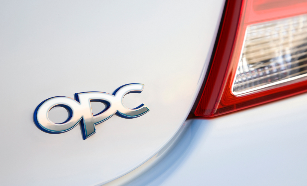 Barcelona 2009: Opel präsentiert den Insignia OPC
