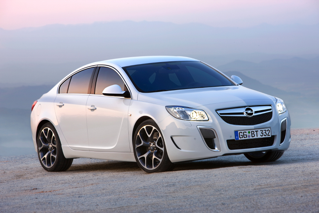 Barcelona 2009: Opel präsentiert den Insignia OPC