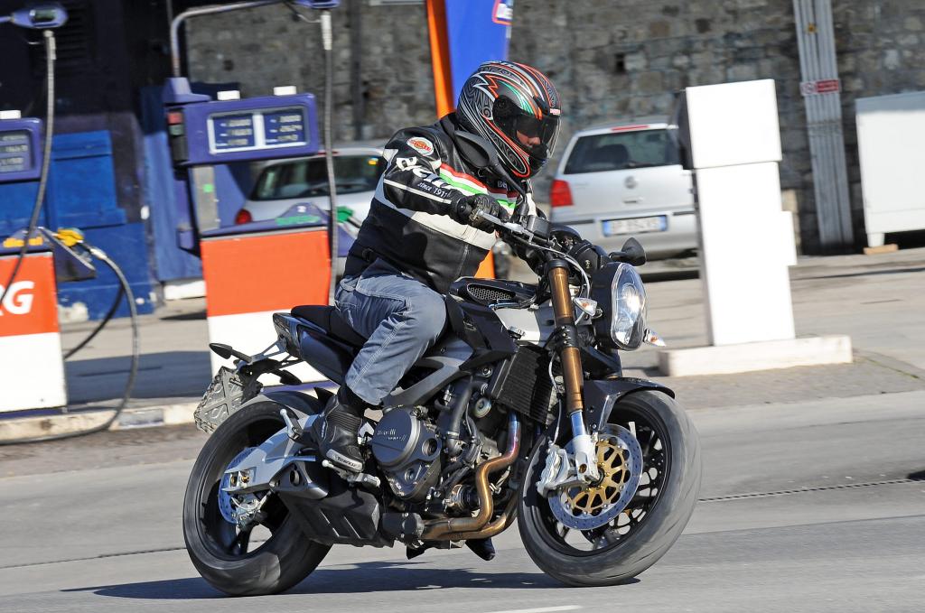 Erwischt: Motorrad Benelli Due 756 
