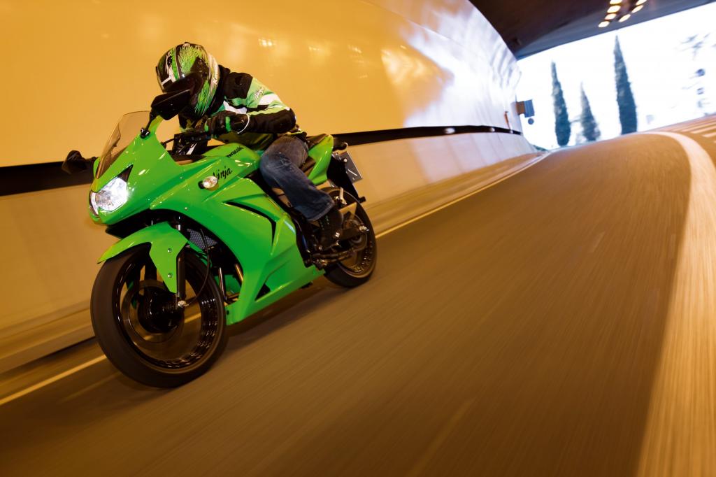 Fahrbericht Kawasaki Ninja 250R: Günstige Einstiegssportlerin 