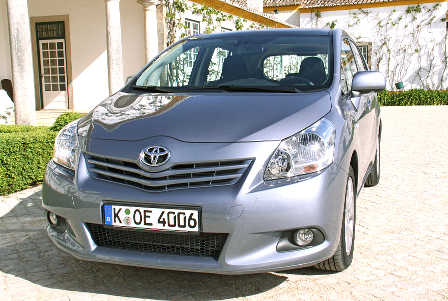 Fahrbericht Toyota Verso 2.0 D-4D Executive: Sanfter Riese