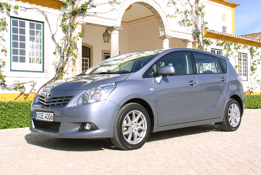 Fahrbericht Toyota Verso 2.0 D-4D Executive: Sanfter Riese