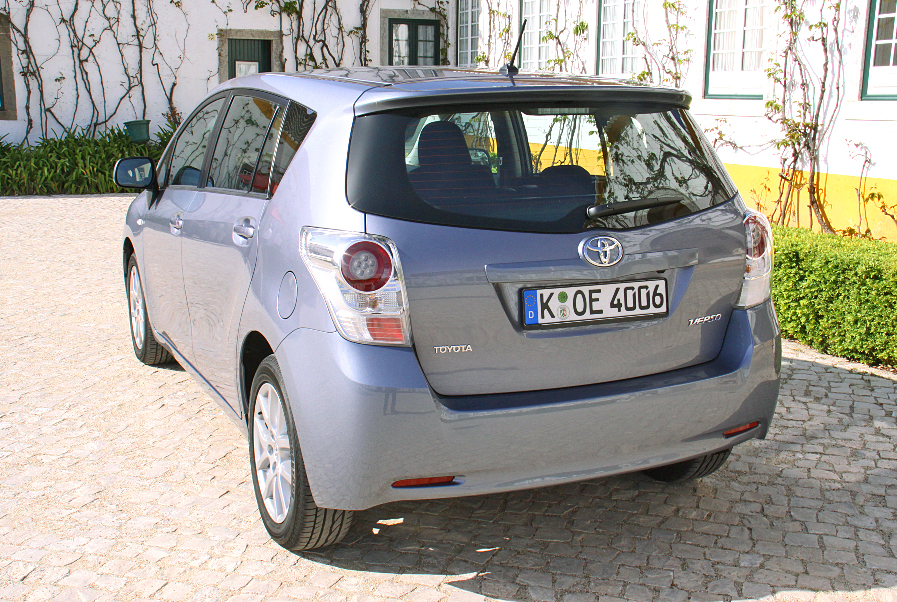 Fahrbericht Toyota Verso 2.0 D-4D Executive: Sanfter Riese