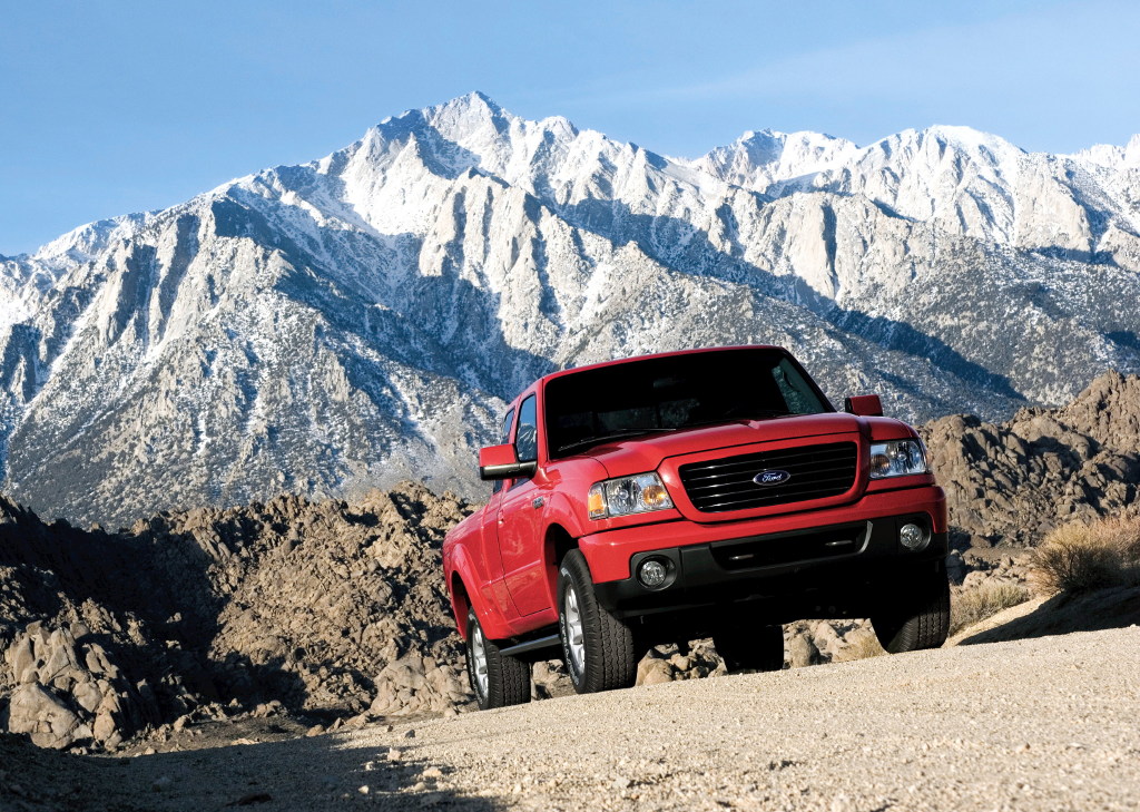 Ford Ranger mit Arbeitstisch an Bord 