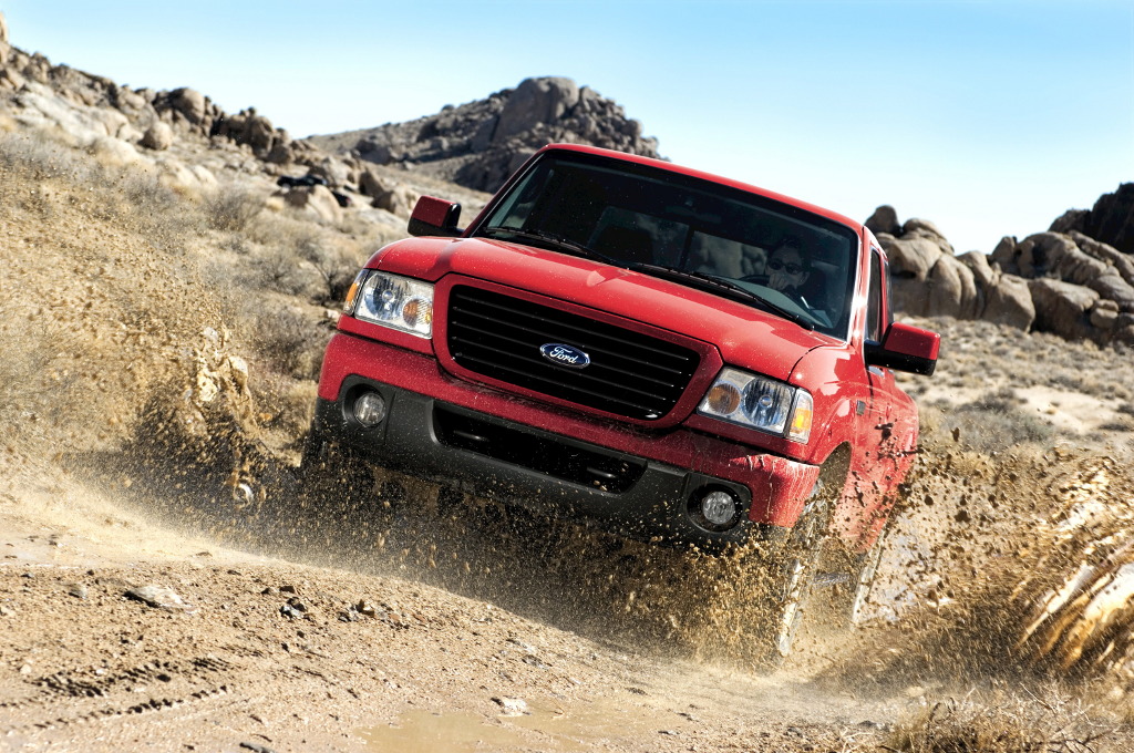 Ford Ranger mit Arbeitstisch an Bord 