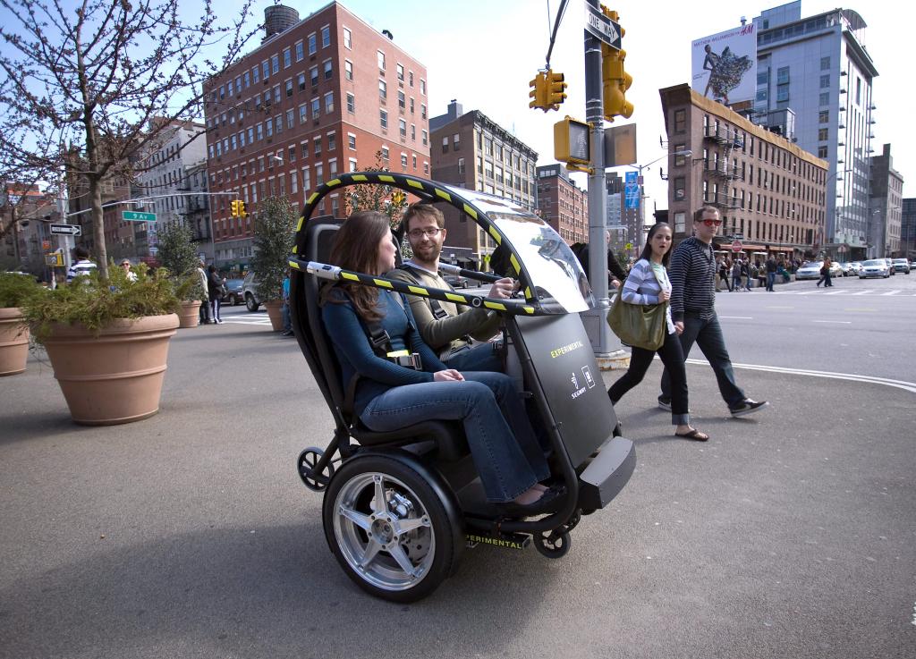 GM stellt Elektro-Roller für die City vor 