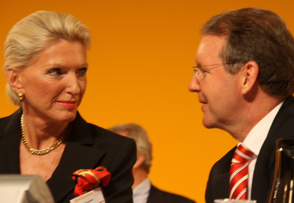 Maria-Elisabth Schaeffler im Gespräch mit ihrem Geschäftsführer Dr. Jürgen Geißinger