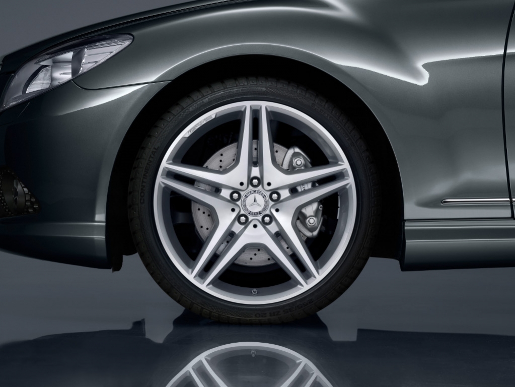 Mercedes-Benz feiert 100 Jahre Markenzeichen mit CL 500-Sondermodell