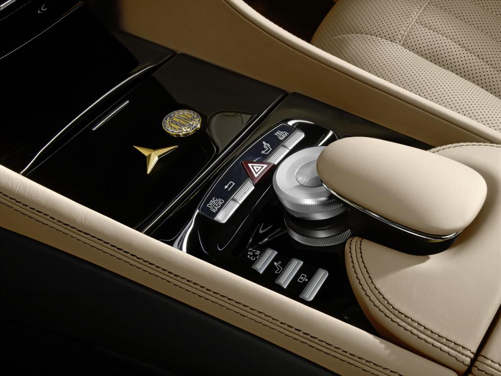 Mercedes-Benz feiert 100 Jahre Markenzeichen mit CL 500-Sondermodell