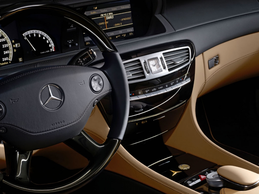 Mercedes-Benz feiert 100 Jahre Markenzeichen mit CL 500-Sondermodell