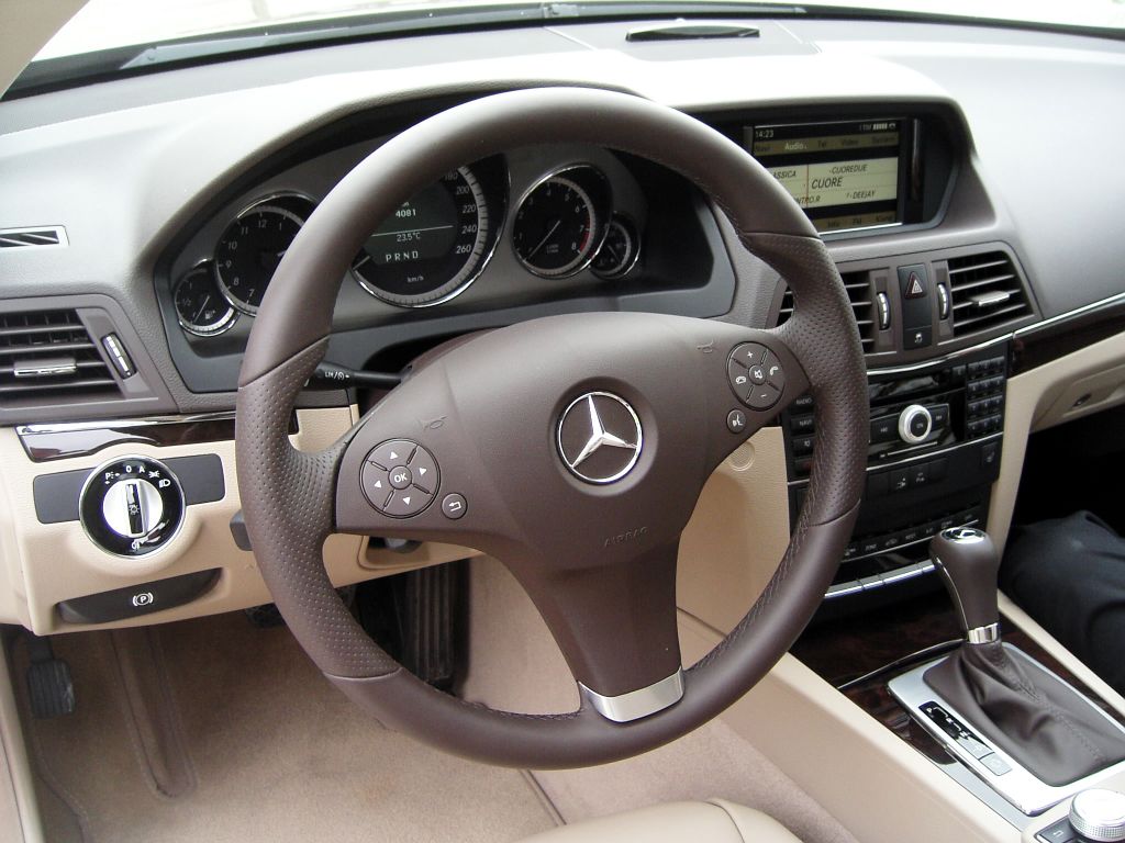 Mercedes E-Klasse Coupé: Schnittiger Zweitürer