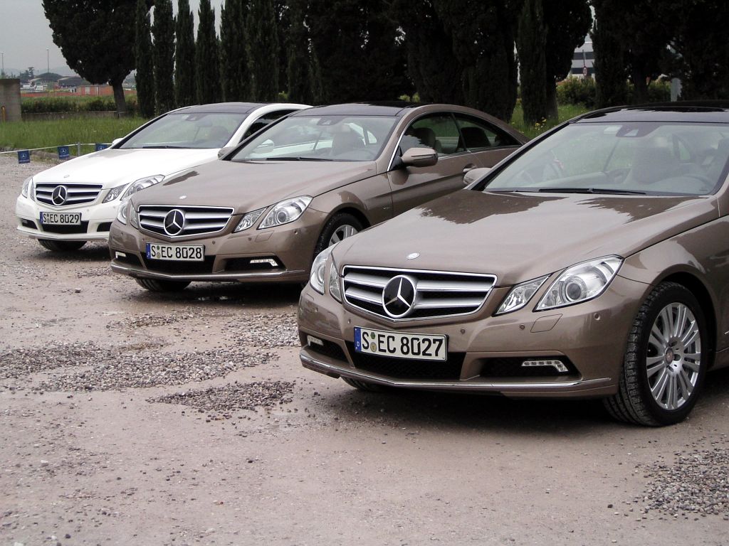 Mercedes E-Klasse Coupé: Schnittiger Zweitürer
