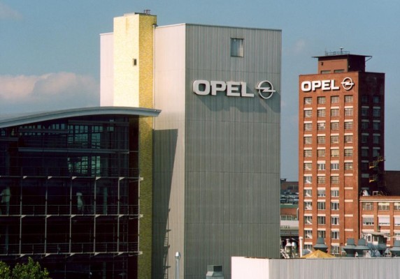 Opel denkt über Millionen-Forderung an GM nach 