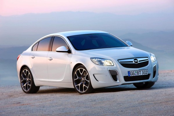 Opel rüstet Insignia zum Sportwagen auf  