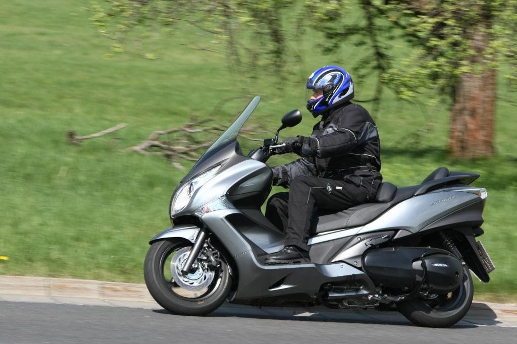 Presse-Präsentation Honda SW-T 400: Luxuriöser Stoiker