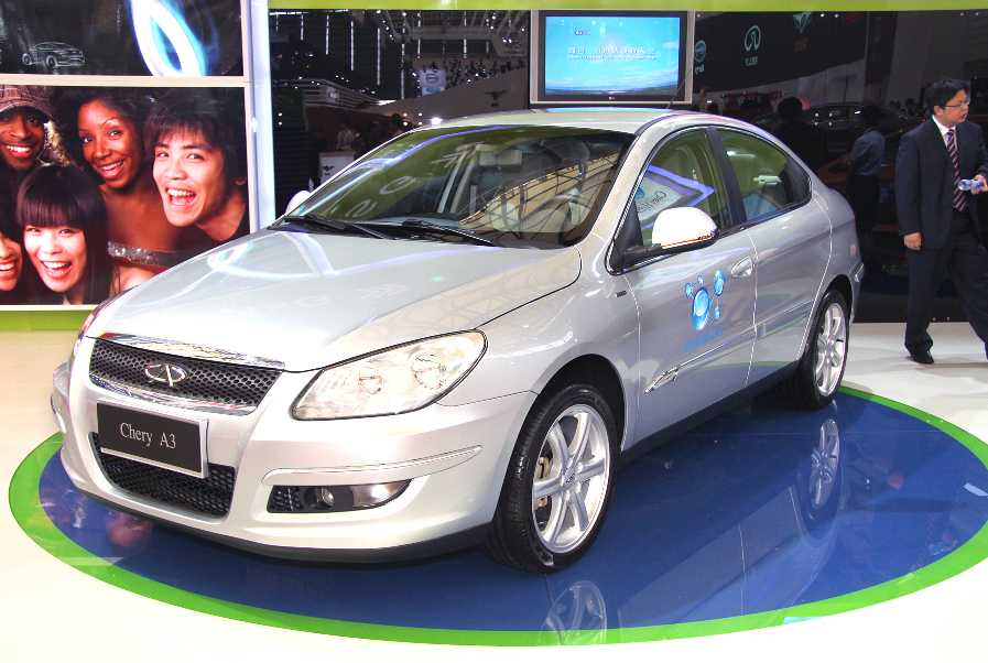 Shanghai 2009: Hybridantriebe beherrschen die Szene