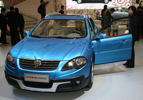 Shanghai 2009: Passend zur Mode der Geländetauglichen