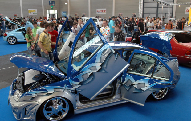 Tuning World Bodensee 2009: Power, Chrom und heiße Girls...