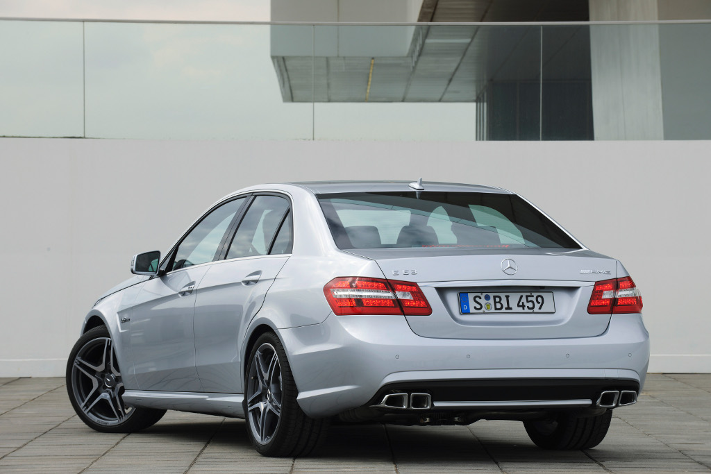 Vorstellung Mercedes-Benz E 63 AMG: 11 PS mehr Leistung bei 12 Prozent weniger Verbrauch