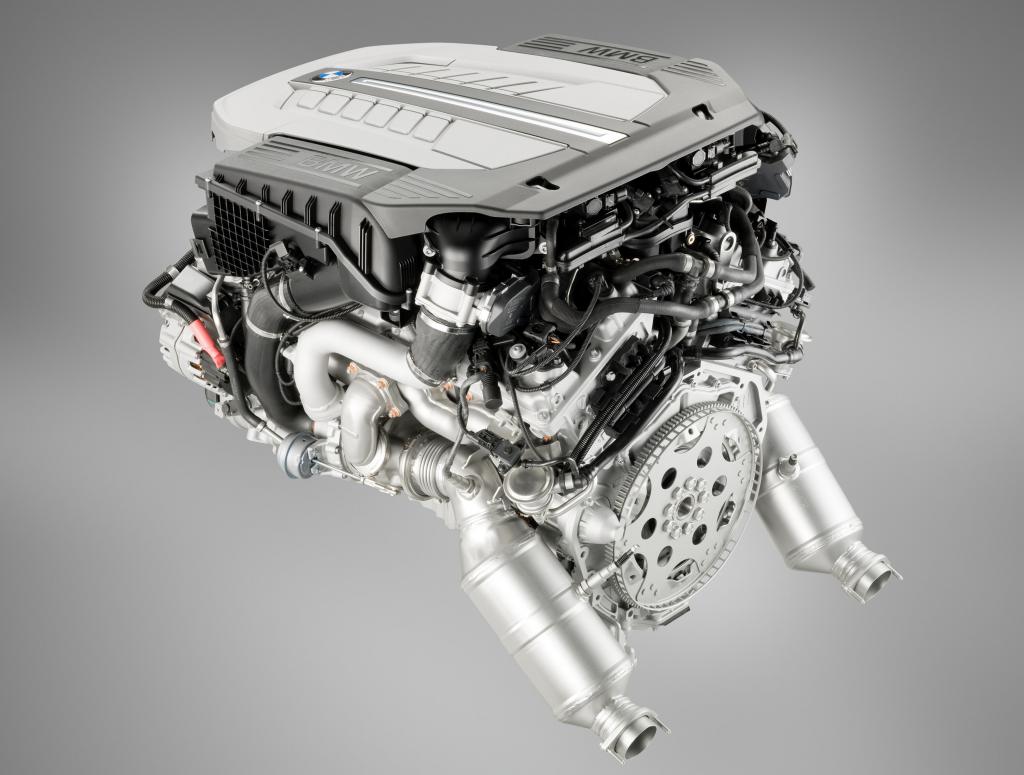 Zwölf Zylinder für BMW 7er 