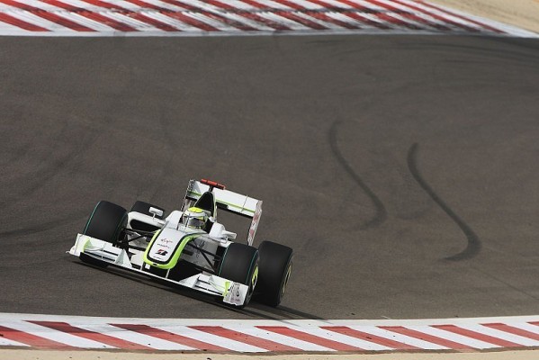 1. Freies Training: Button vor Trulli