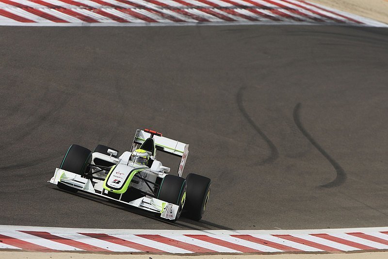 1. Freies Training: Button vor Trulli