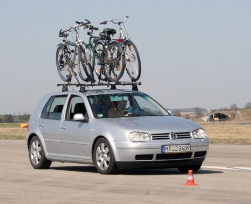 ADAC testete 14 Fahrradträger