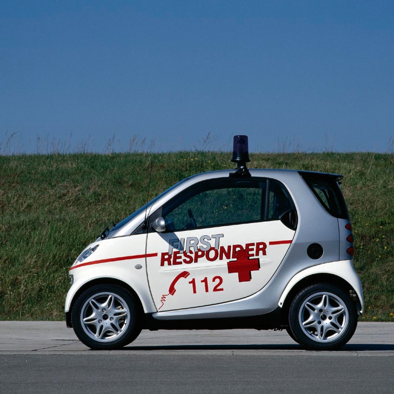 Automarken A - Z: Mercedes-Benz präsentiert drei Neuheiten auf der RETTmobil