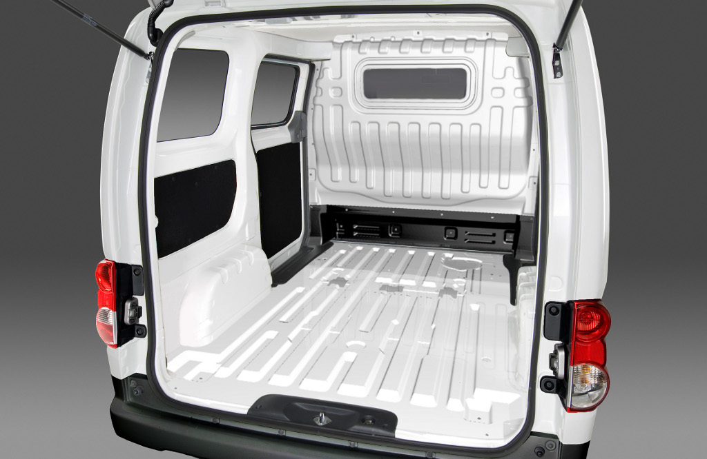 Barcelona 2009: Nissan zeigt Transportervariante des NV200