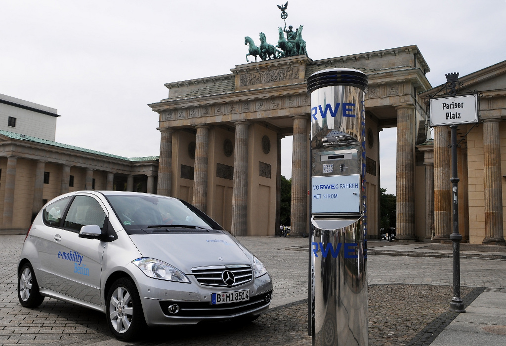 Elektro: Prognose: Elektroautos bald so günstig wie normale Pkw 