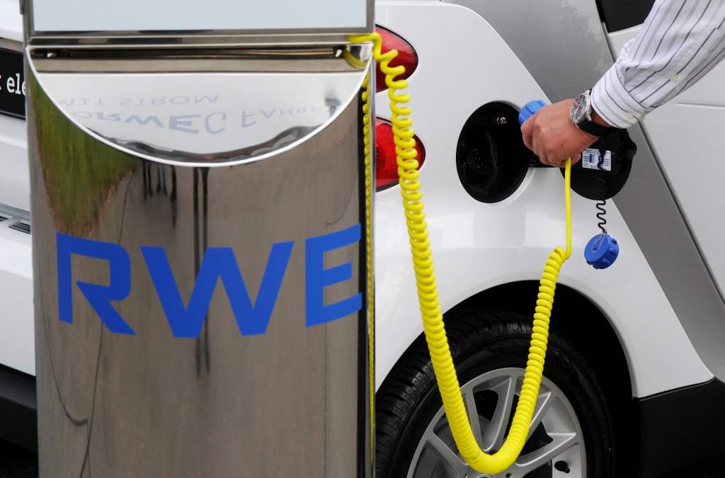 Elektro: Prognose: Elektroautos bald so günstig wie normale Pkw 