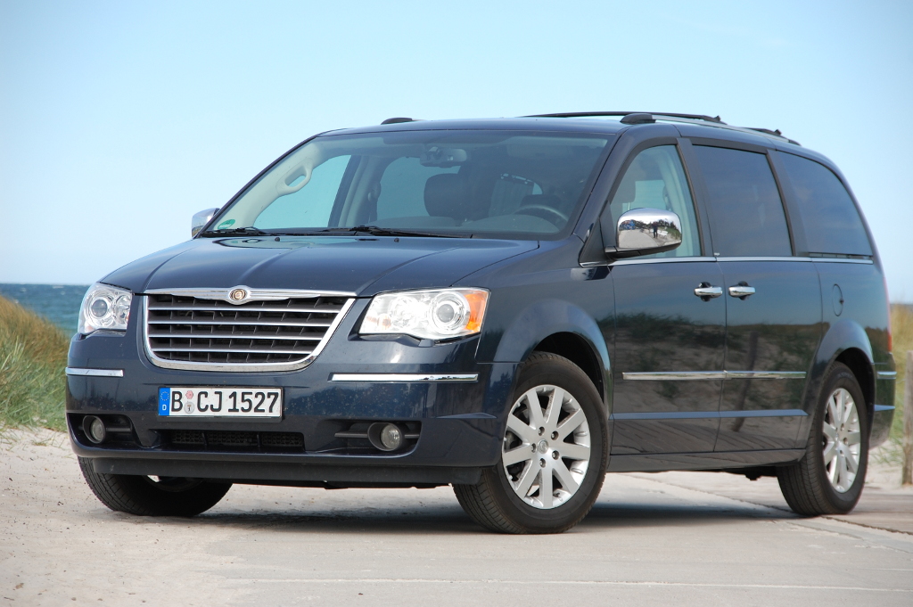 Erstkontakt Chrysler Grand Voyager Limited 2.8 CRD: Ein großer Reisender auf Tour - Bild(2)