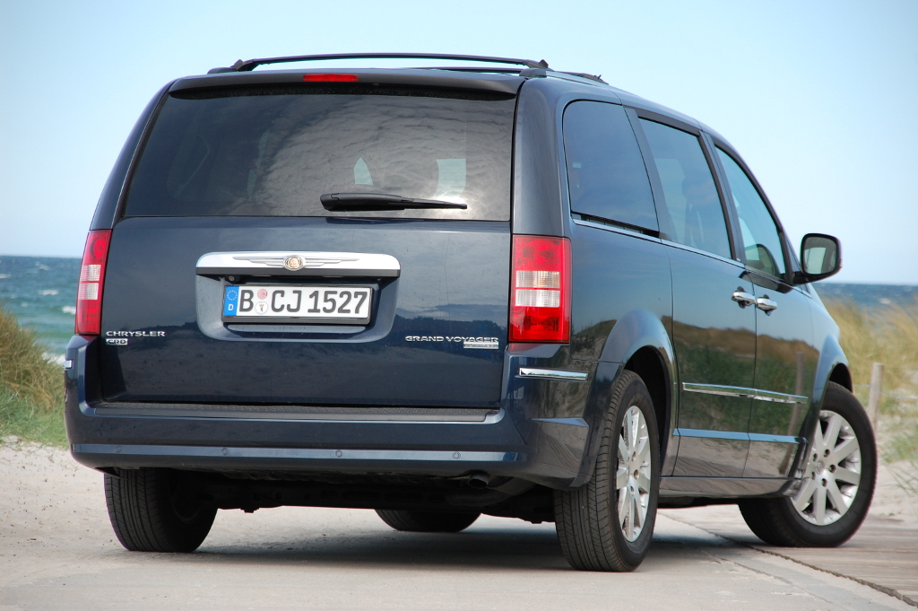 Erstkontakt Chrysler Grand Voyager Limited 2.8 CRD: Ein großer Reisender auf Tour - Bild(3)